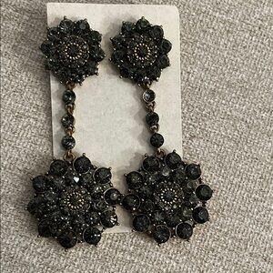 Vintage-Inspired Black Crystal Drop Earrings